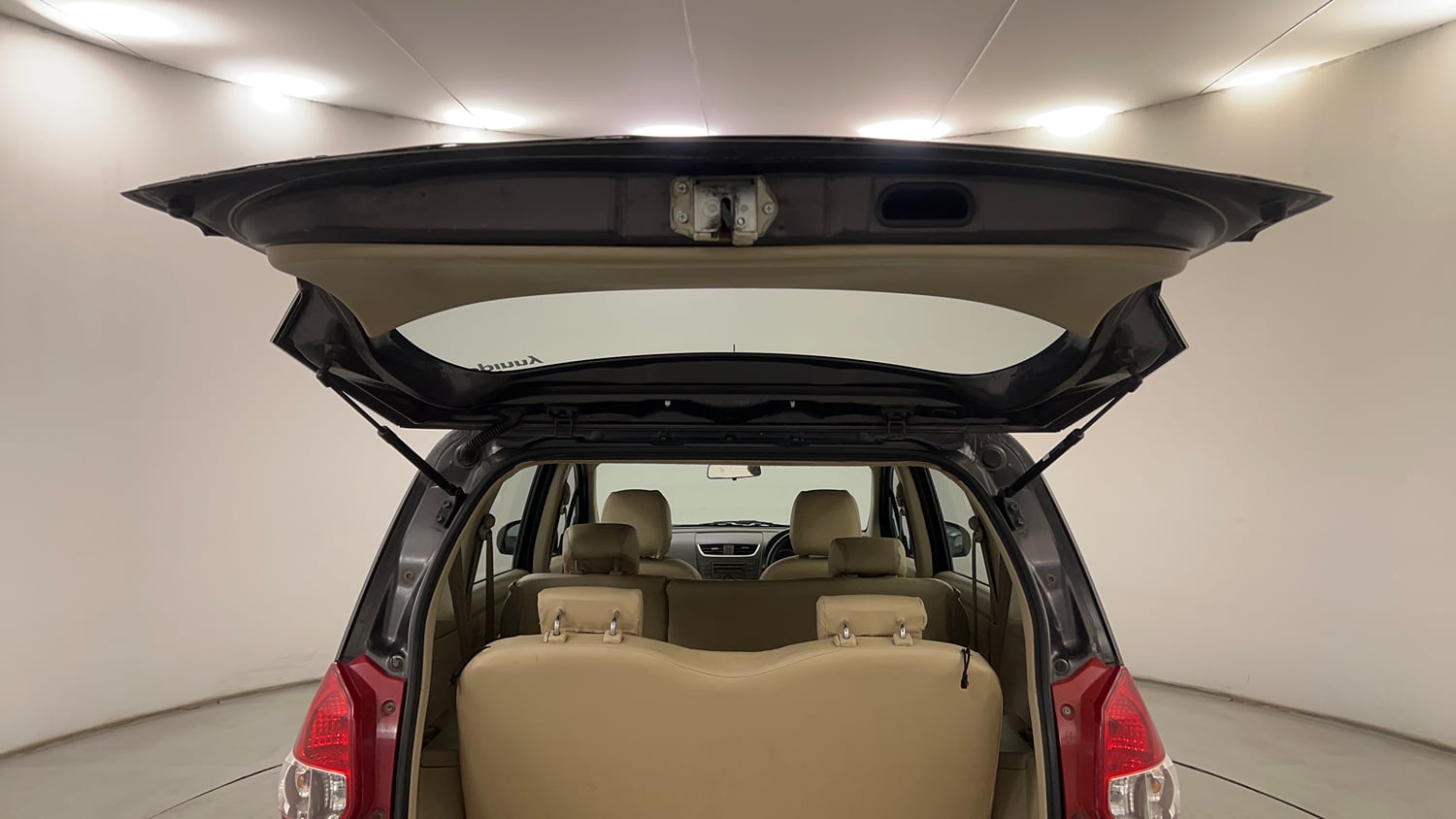 Used 2013 Maruti Suzuki Ertiga Vxi Petrol Manual interior DICKY DOOR OPEN VIEW