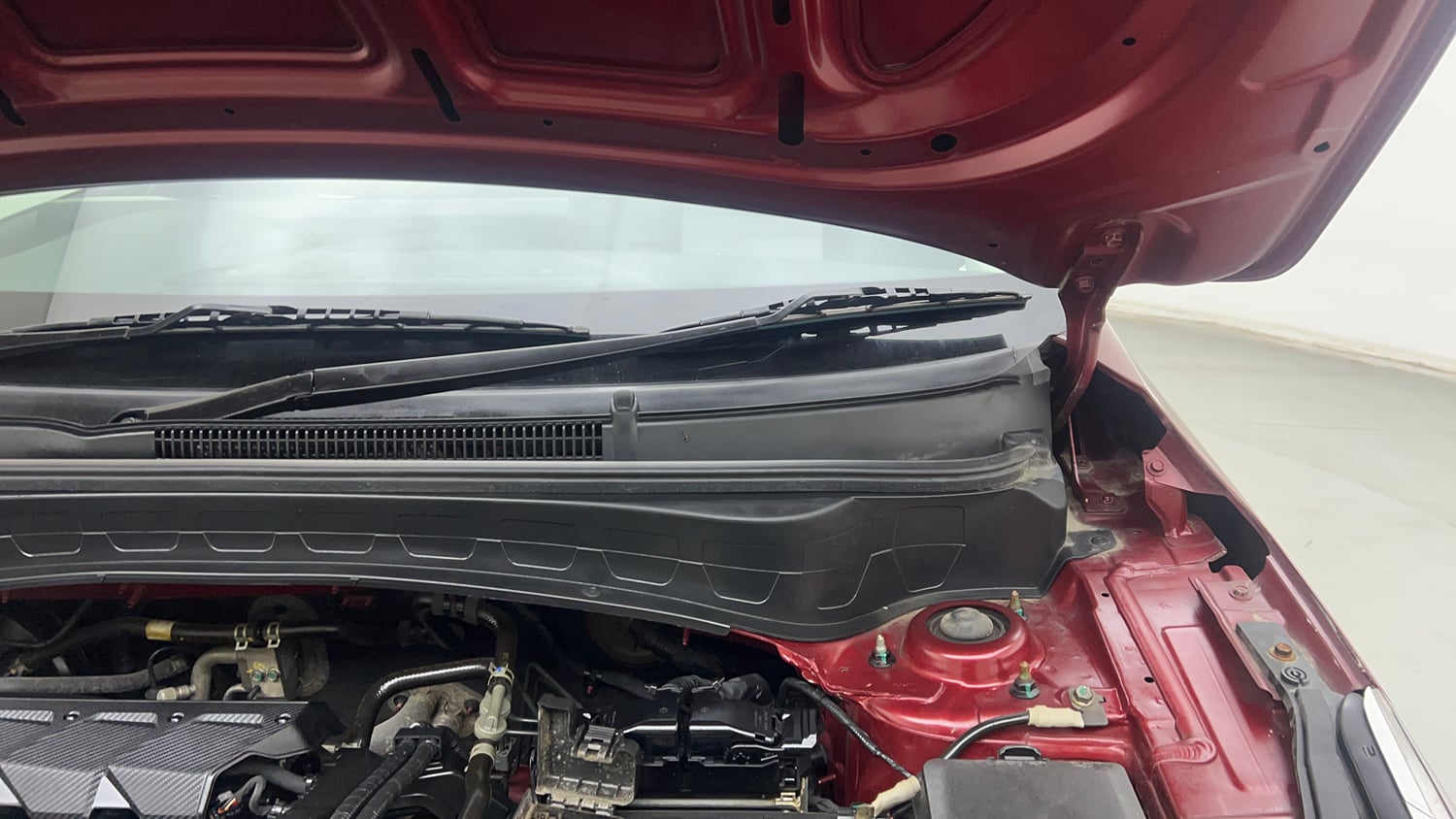 Used 2020 Kia Seltos HTK Plus 1.5 Petrol Manual engine ENGINE LEFT SIDE HINGE & APRON VIEW
