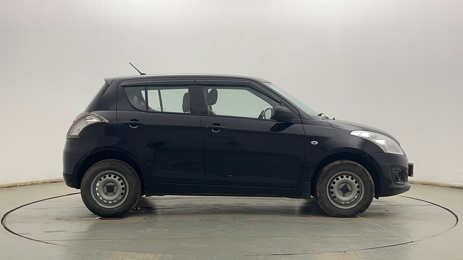 Used 2015 Maruti Suzuki Swift LXi Petrol Manual exterior RIGHT SIDE VIEW