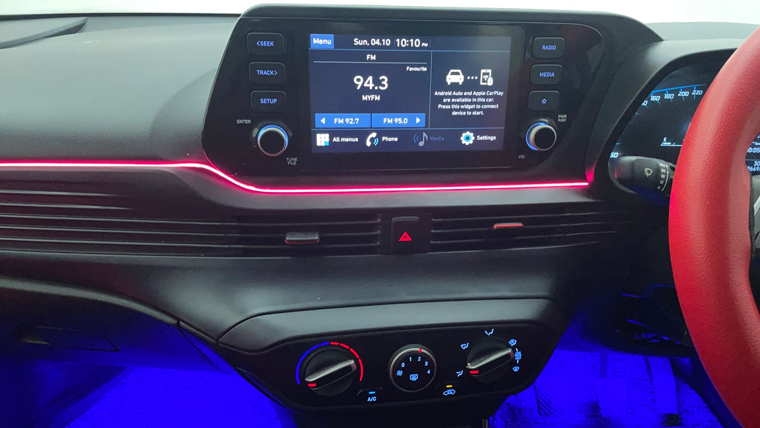 Used 2023 Hyundai i20 Sportz 1.2 MT Dual Tone Petrol Manual interior MUSIC SYSTEM & AC CONTROL VIEW