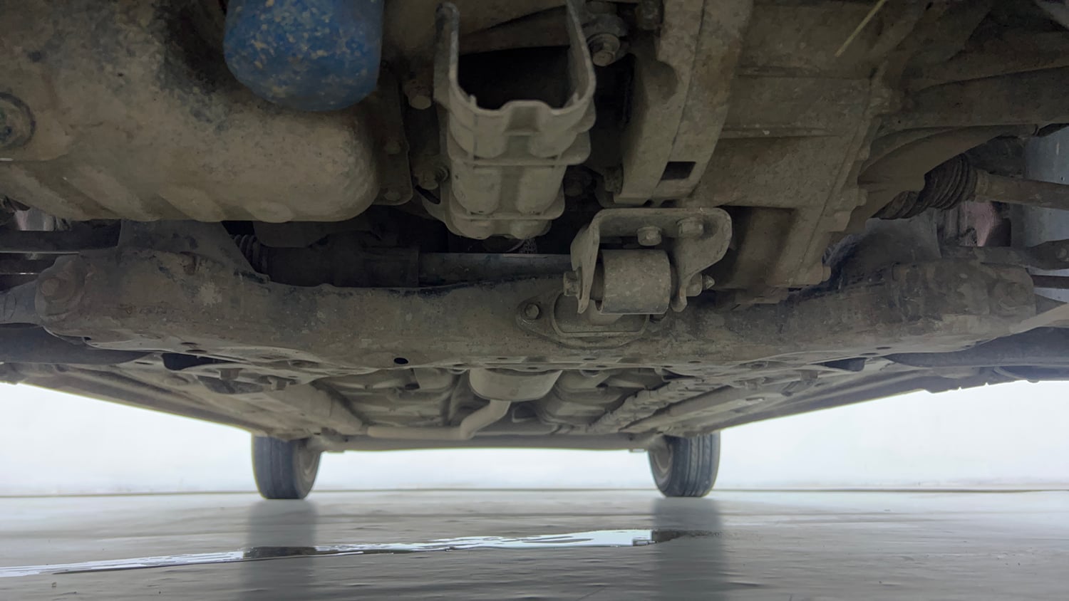 Used 2015 Hyundai Xcent SX 1.2 Petrol Manual extra FRONT LEFT UNDERBODY VIEW