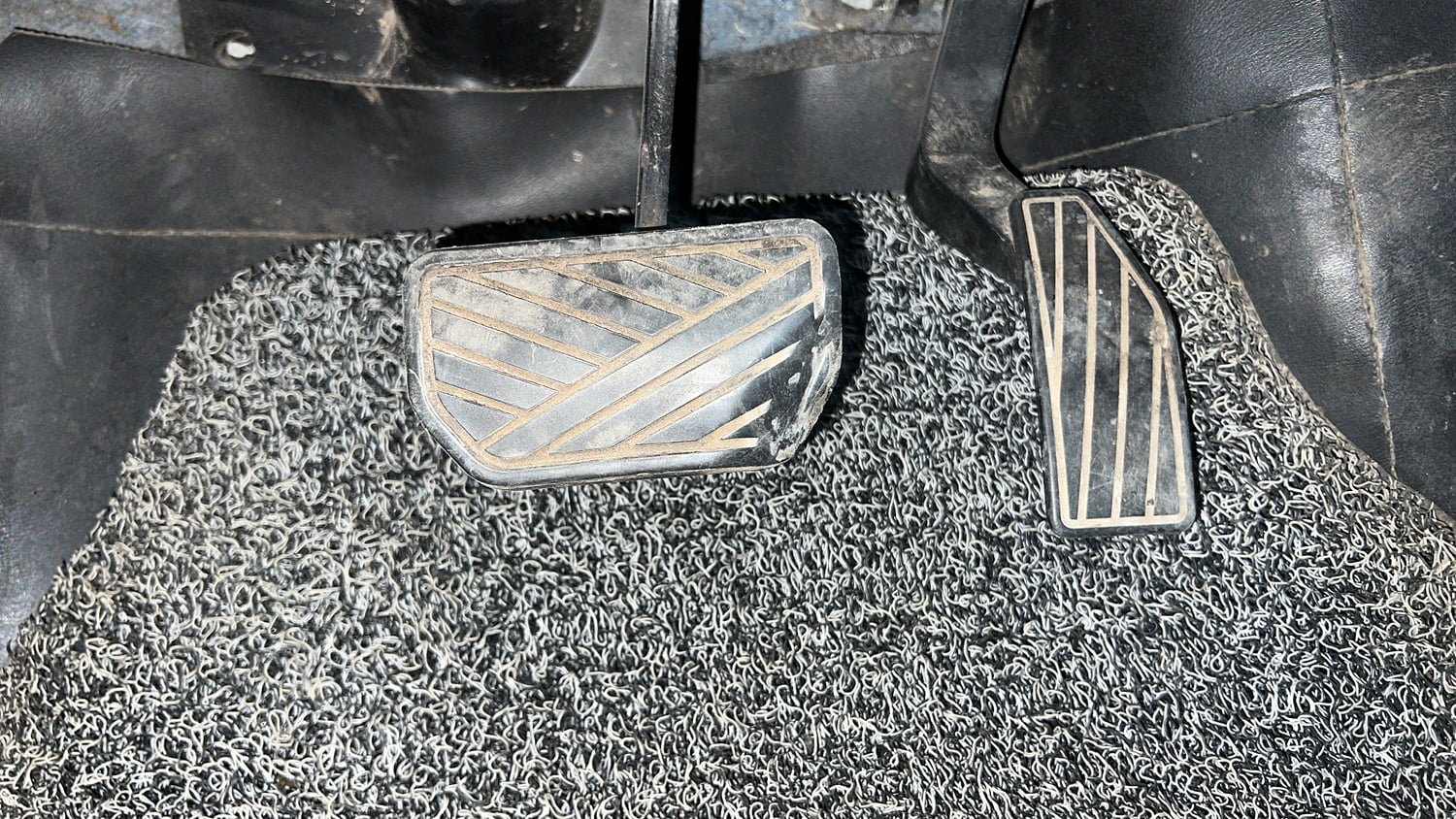 Used 2015 Maruti Suzuki Celerio VXi AMT Petrol Automatic interior PEDALS VIEW