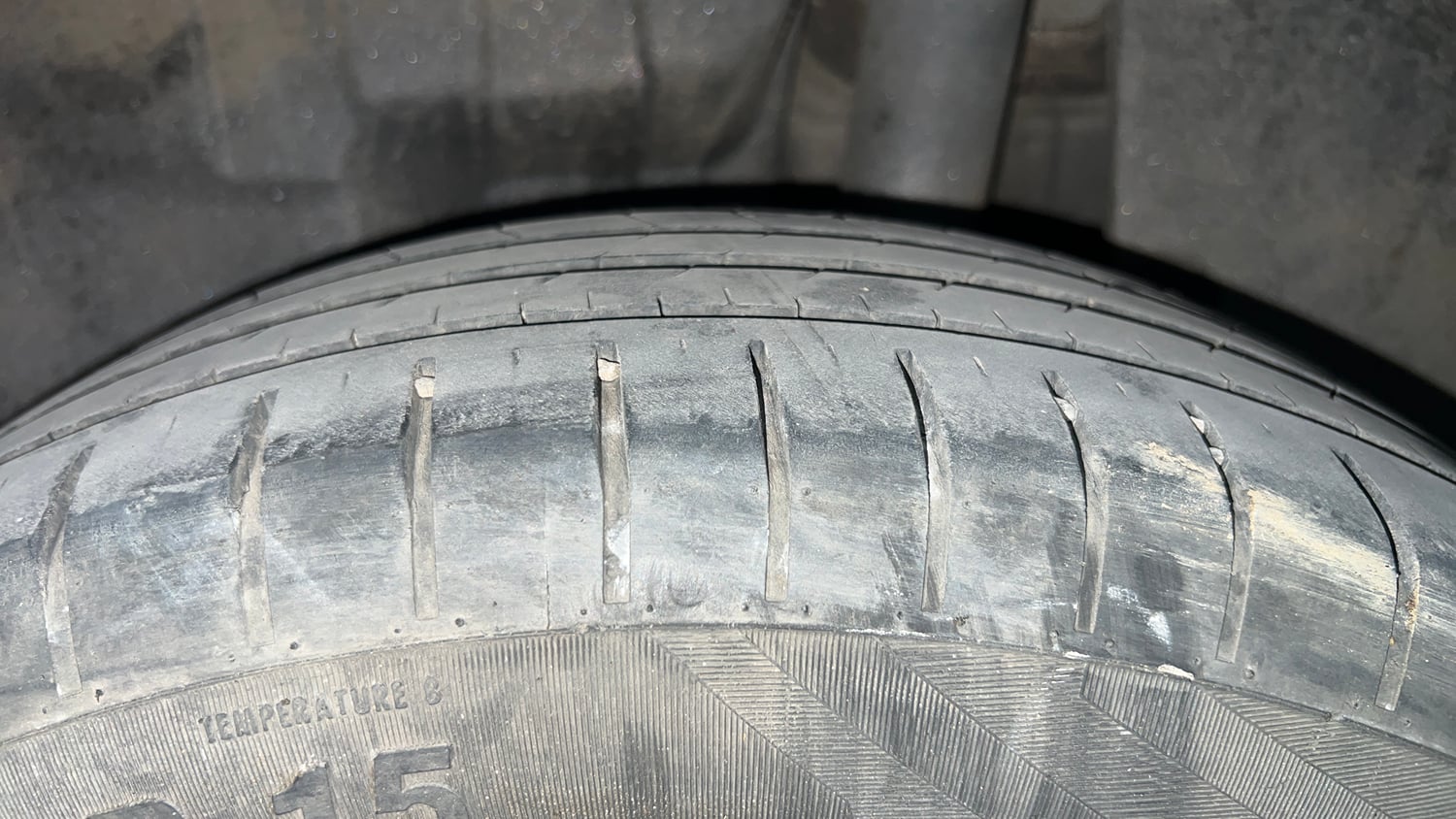Used 2022 Maruti Suzuki Swift ZXi Petrol Manual tyres LEFT REAR TYRE TREAD VIEW