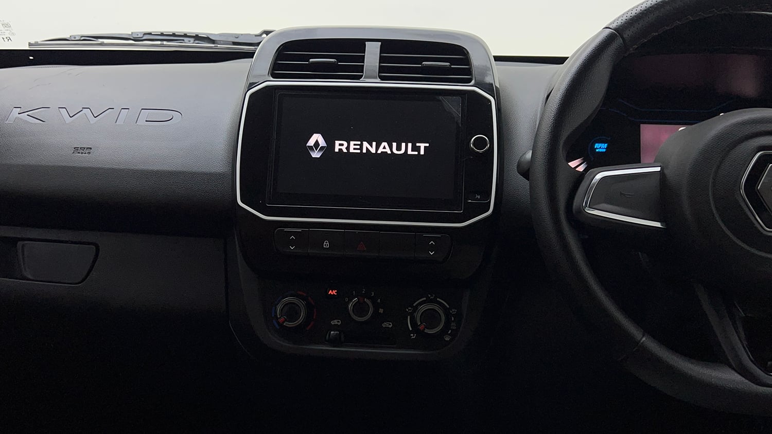 Used 2022 Renault Kwid Climber Dual Tone Petrol Manual interior MUSIC SYSTEM & AC CONTROL VIEW