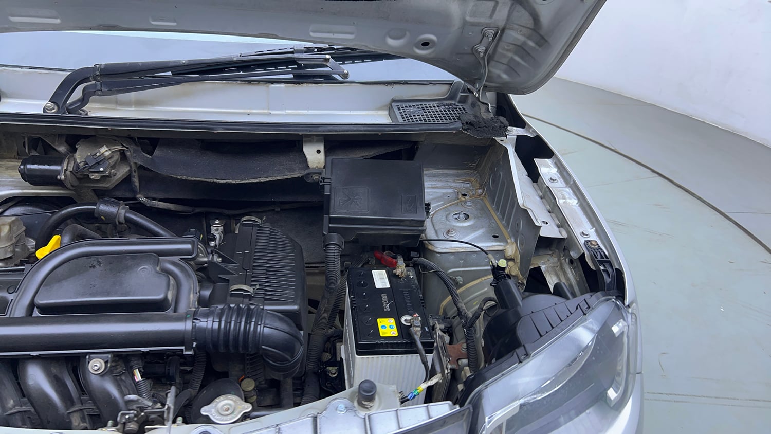 Used 2016 Renault Kwid 1.0 RXT Petrol Manual engine ENGINE LEFT SIDE VIEW