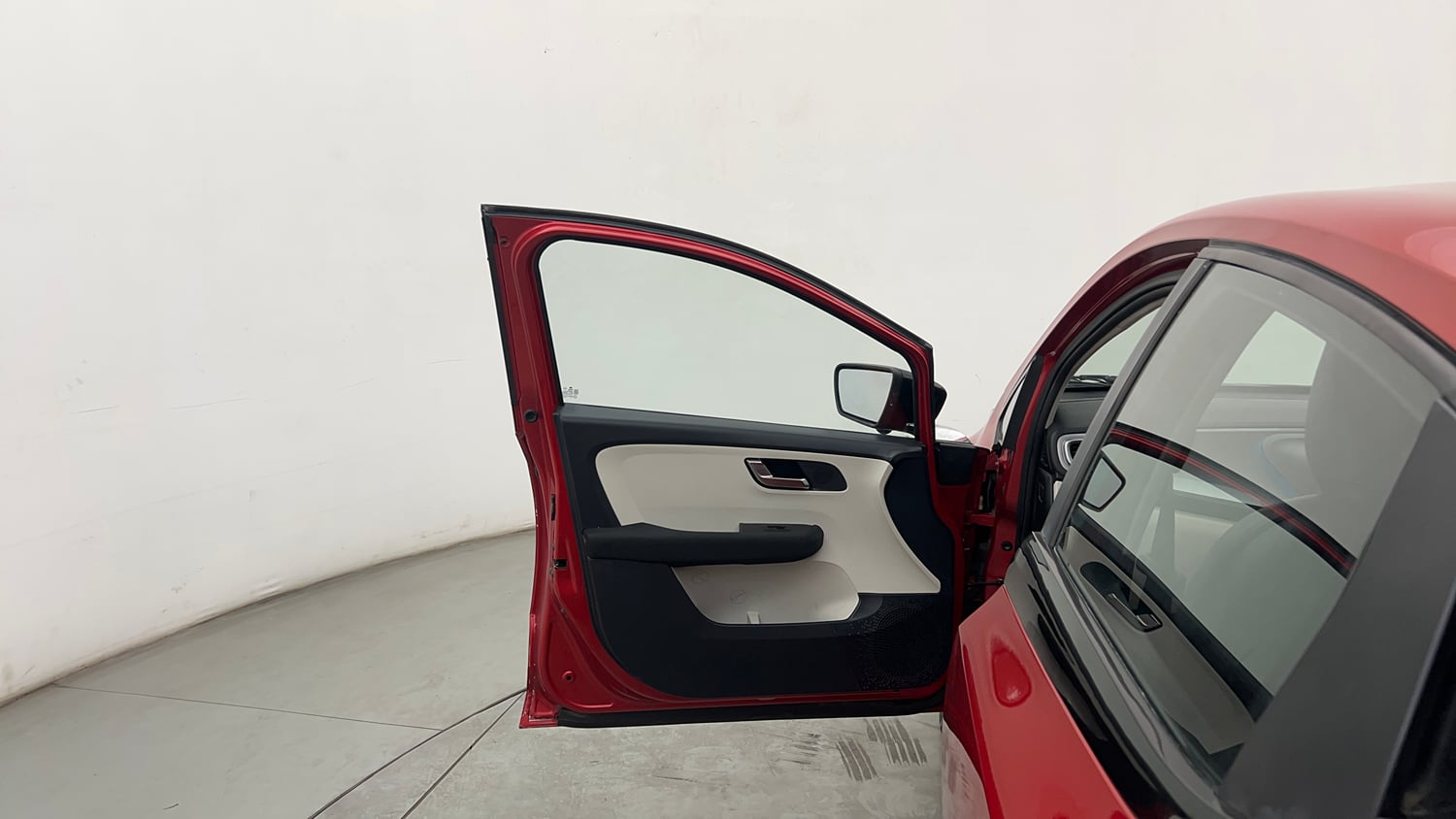 Used 2022 Tata Altroz XZA Petrol Petrol Automatic interior LEFT FRONT DOOR OPEN VIEW