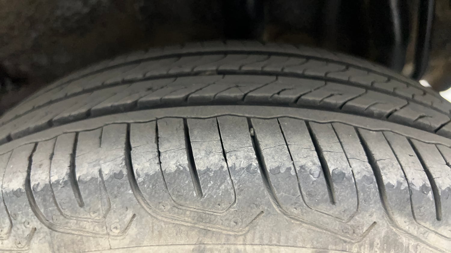 Used 2021 Tata Tiago XT Petrol Manual tyres LEFT REAR TYRE TREAD VIEW