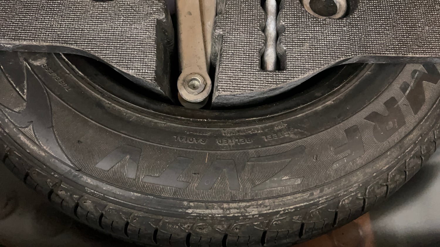 Used 2015 Honda Jazz SV Petrol Petrol Manual tyres SPARE TYRE VIEW