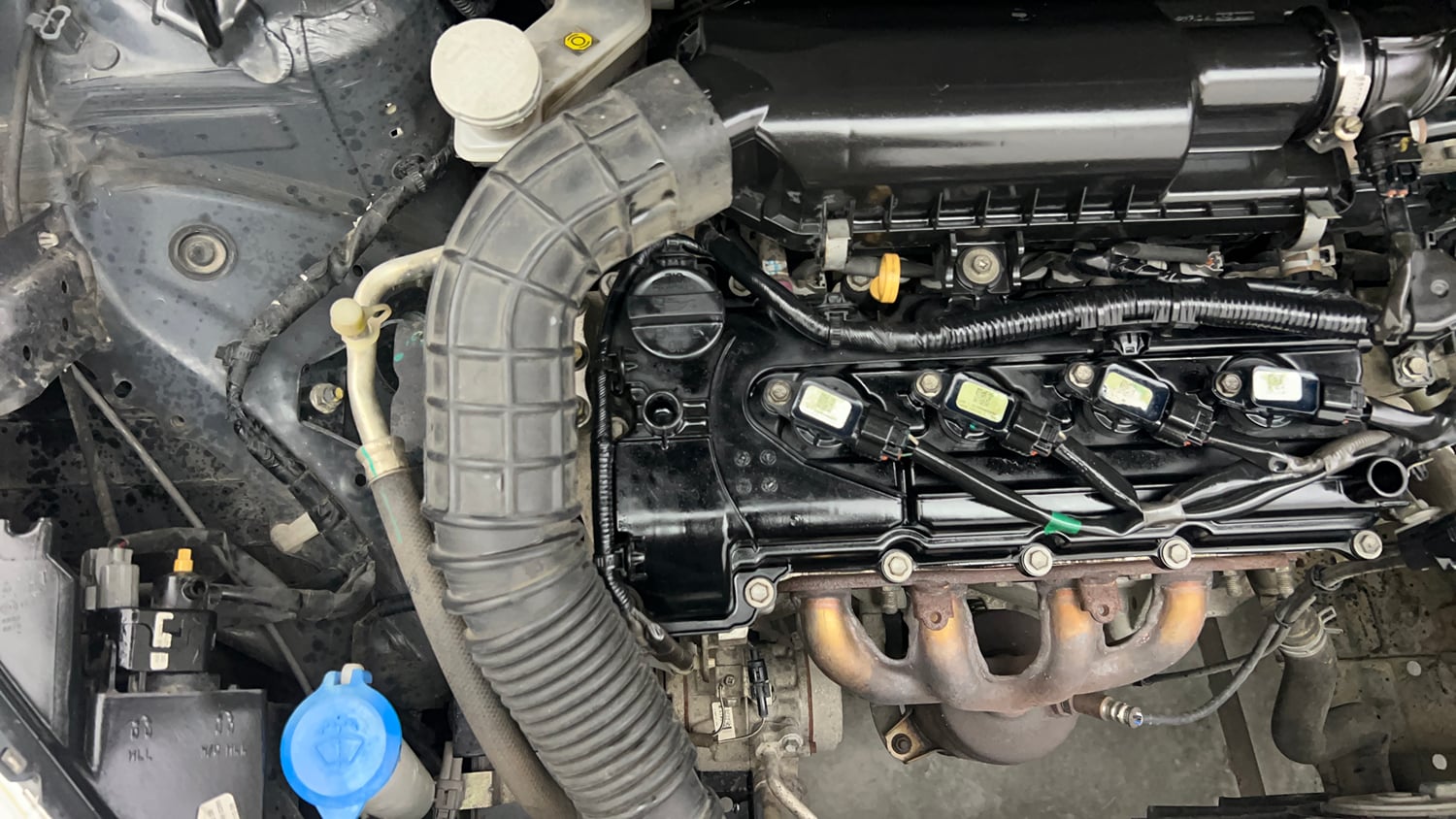 Used 2020 Maruti Suzuki Dzire VXi AMT Petrol Automatic engine ENGINE RIGHT SIDE VIEW