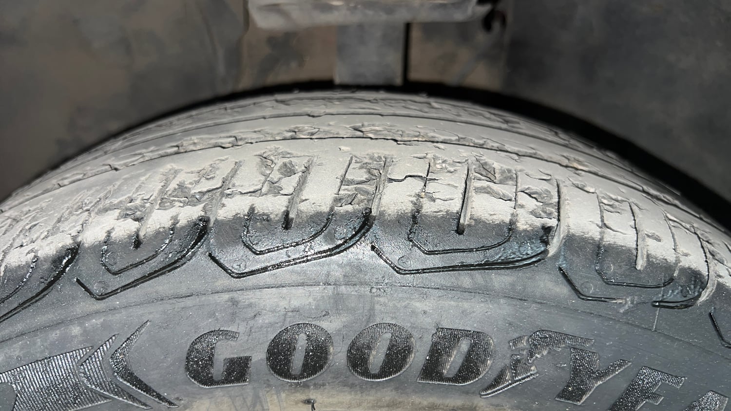 Used 2022 Tata Altroz XZA Petrol Petrol Automatic tyres LEFT FRONT TYRE TREAD VIEW