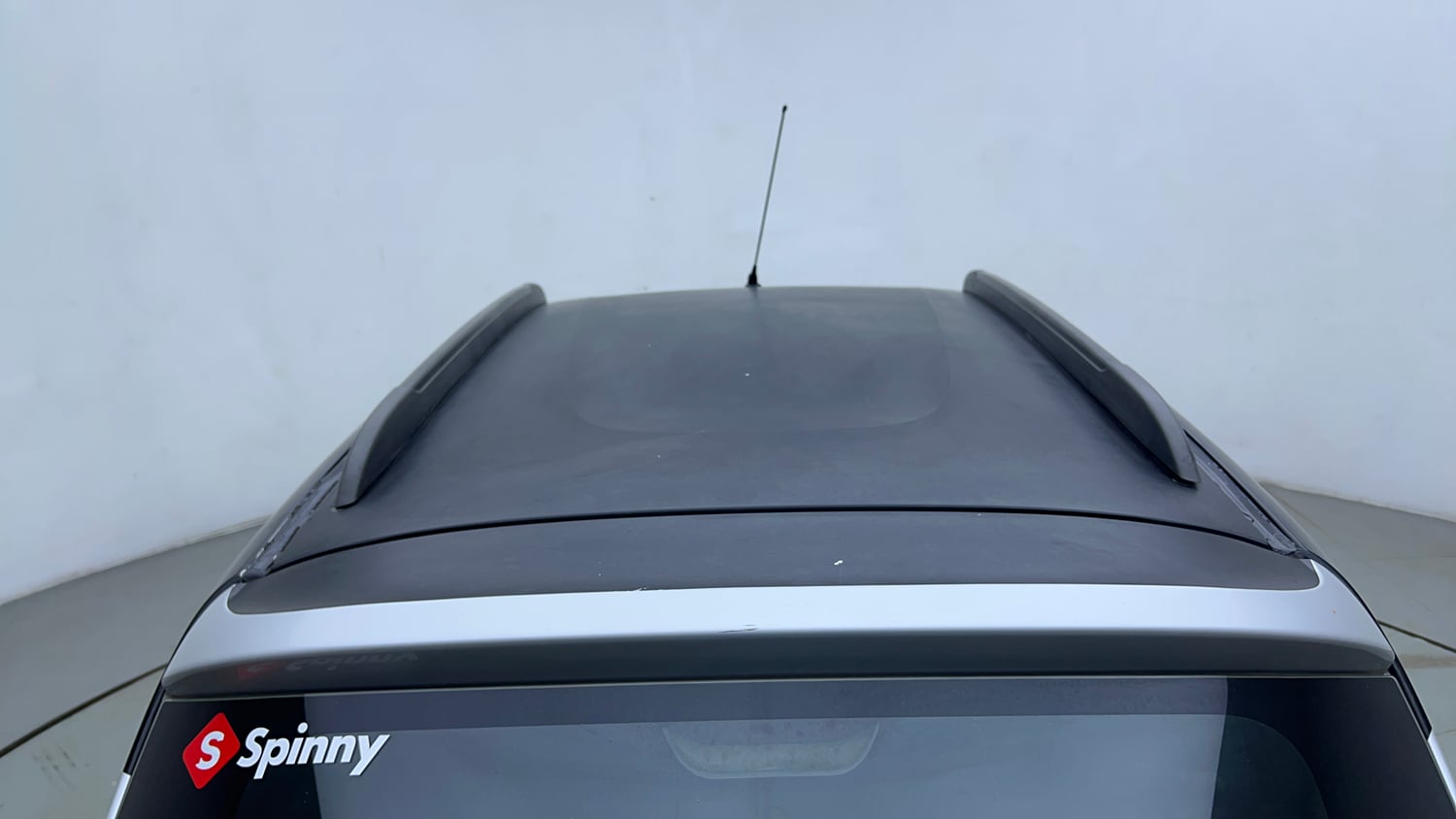 Used 2016 Renault Kwid 1.0 RXT Petrol Manual exterior EXTERIOR ROOF VIEW