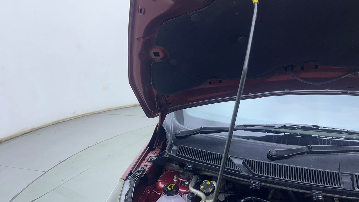 Used 2019 Ford Freestyle Titanium 1.2 Ti-VCT Petrol Manual engine ENGINE RIGHT SIDE HINGE & APRON VIEW