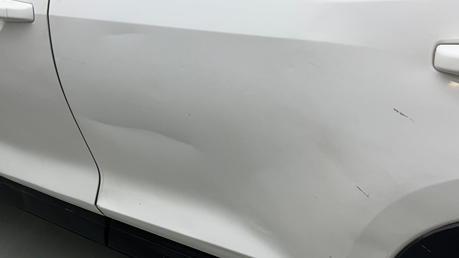 Used 2023 Nissan Magnite XE Petrol Manual dents MINOR DENT