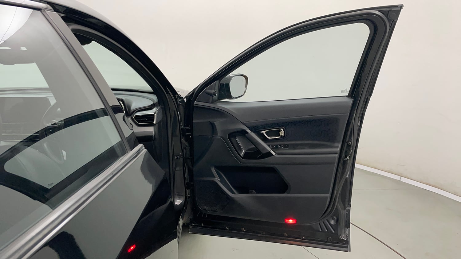 Used 2024 Tata Harrier XZA Plus (O) Dark Edition Diesel Automatic interior RIGHT FRONT DOOR OPEN VIEW