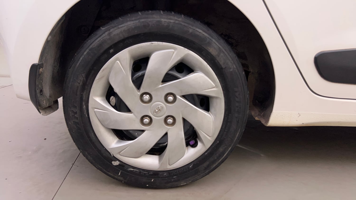 Used 2017 Hyundai Grand i10 Sportz 1.2 Kappa VTVT Petrol Manual tyres RIGHT REAR TYRE RIM VIEW