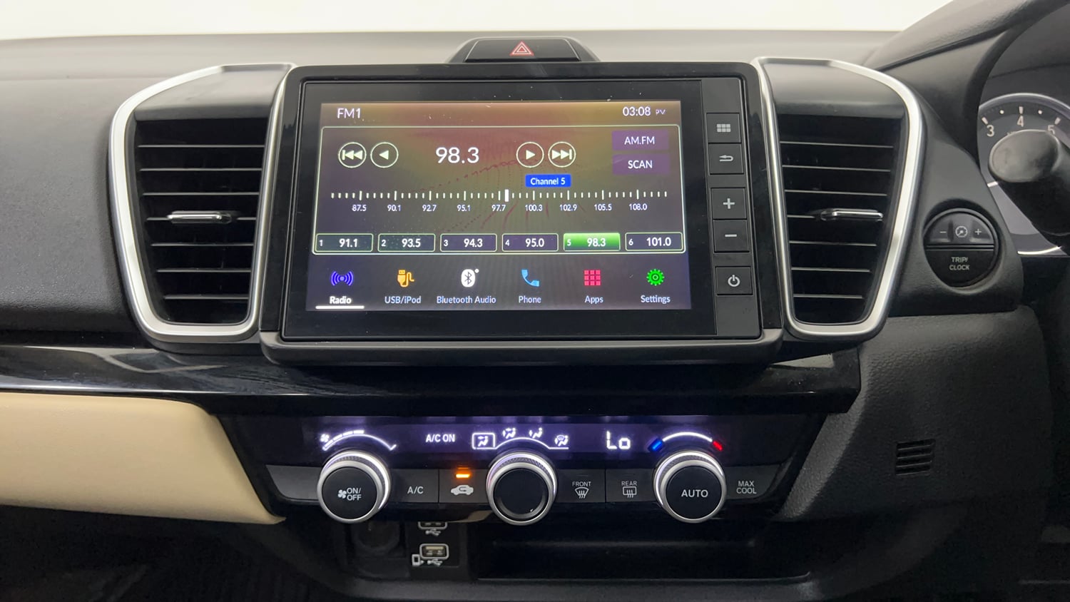 Used 2020 Honda City V Petrol Petrol Manual interior MUSIC SYSTEM & AC CONTROL VIEW