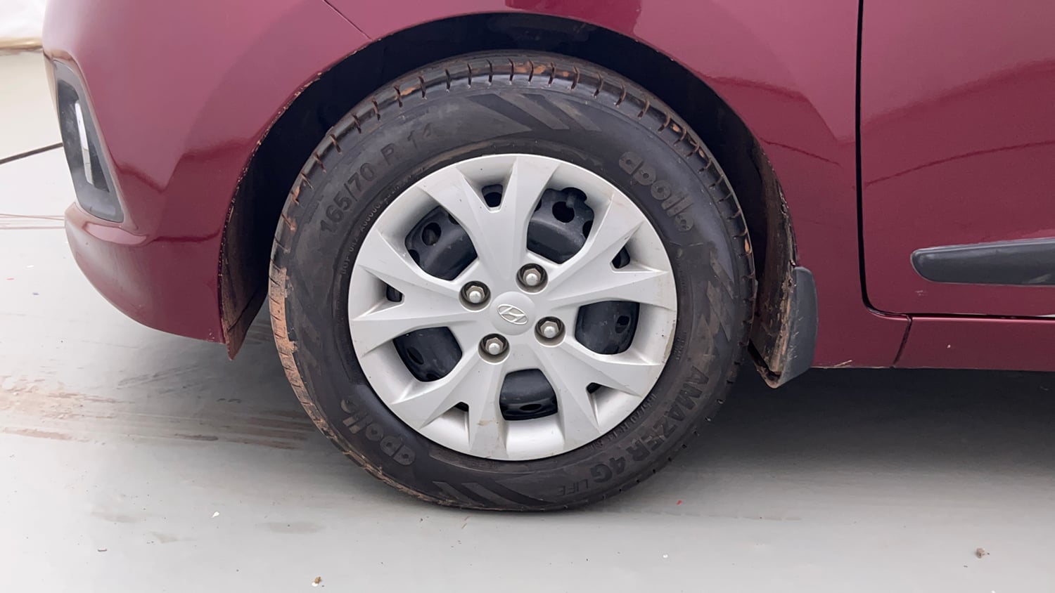Used 2015 Hyundai Grand i10 Magna 1.2 Kappa VTVT Petrol Manual tyres LEFT FRONT TYRE RIM VIEW