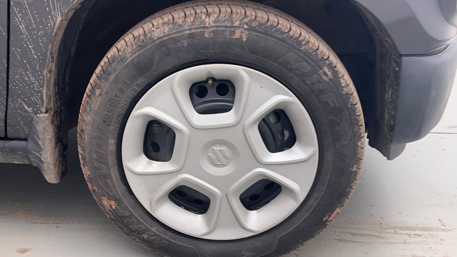 Used 2022 Maruti Suzuki S-Presso VXi (O) Petrol Manual tyres RIGHT FRONT TYRE RIM VIEW