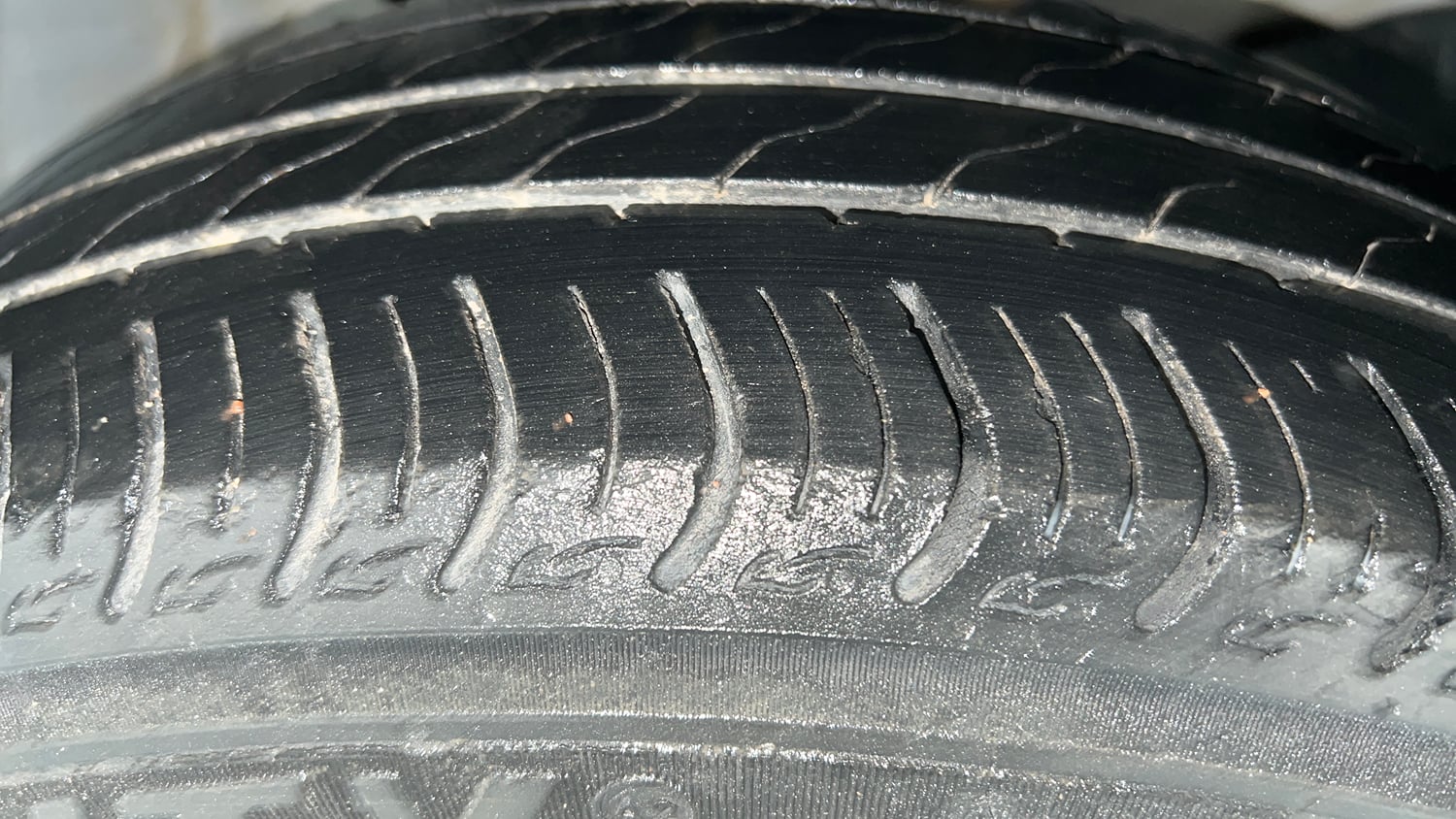 Used 2023 Honda Amaze VX 1.2 Petrol MT Petrol Manual tyres RIGHT FRONT TYRE TREAD VIEW