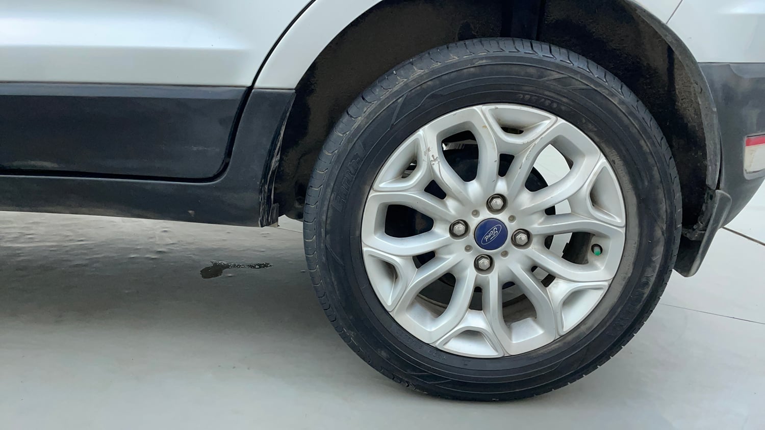 Used 2017 Ford EcoSport Titanium 1.5L TDCi Diesel Manual tyres LEFT REAR TYRE RIM VIEW