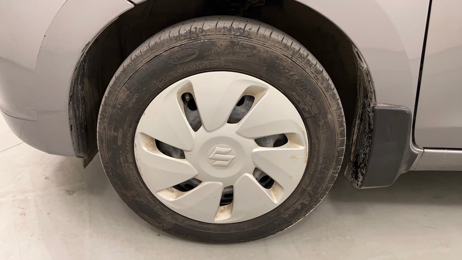 Used 2015 Maruti Suzuki Celerio VXi AMT Petrol Automatic tyres LEFT FRONT TYRE RIM VIEW