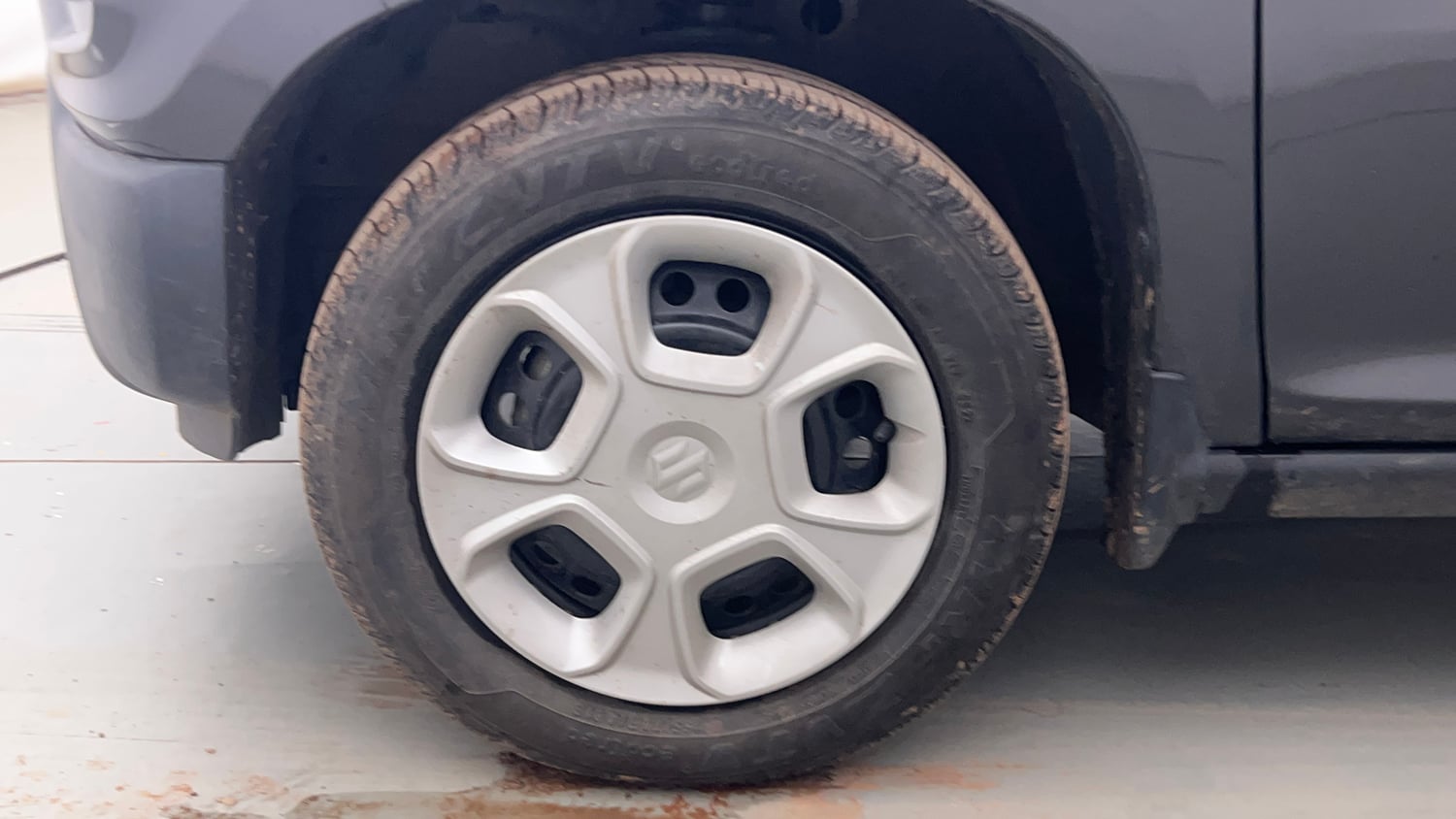 Used 2022 Maruti Suzuki S-Presso VXi (O) Petrol Manual tyres LEFT FRONT TYRE RIM VIEW