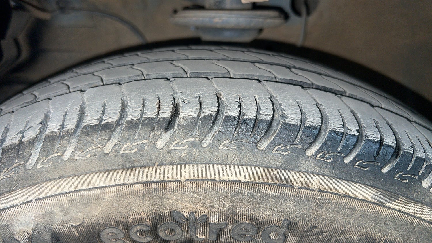 Used 2020 Maruti Suzuki S-Presso VXi Plus Petrol Manual tyres LEFT FRONT TYRE TREAD VIEW