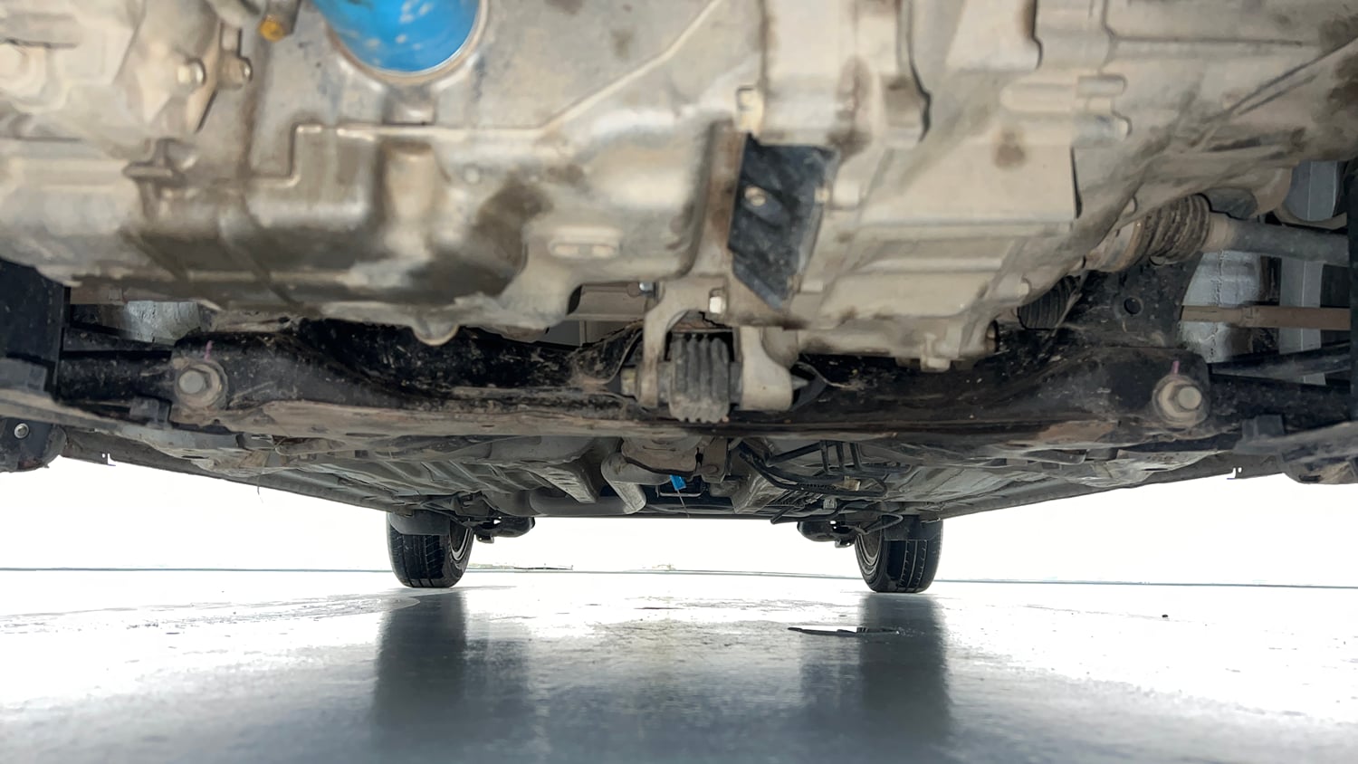 Used 2023 Honda Amaze VX 1.2 Petrol MT Petrol Manual extra FRONT LEFT UNDERBODY VIEW