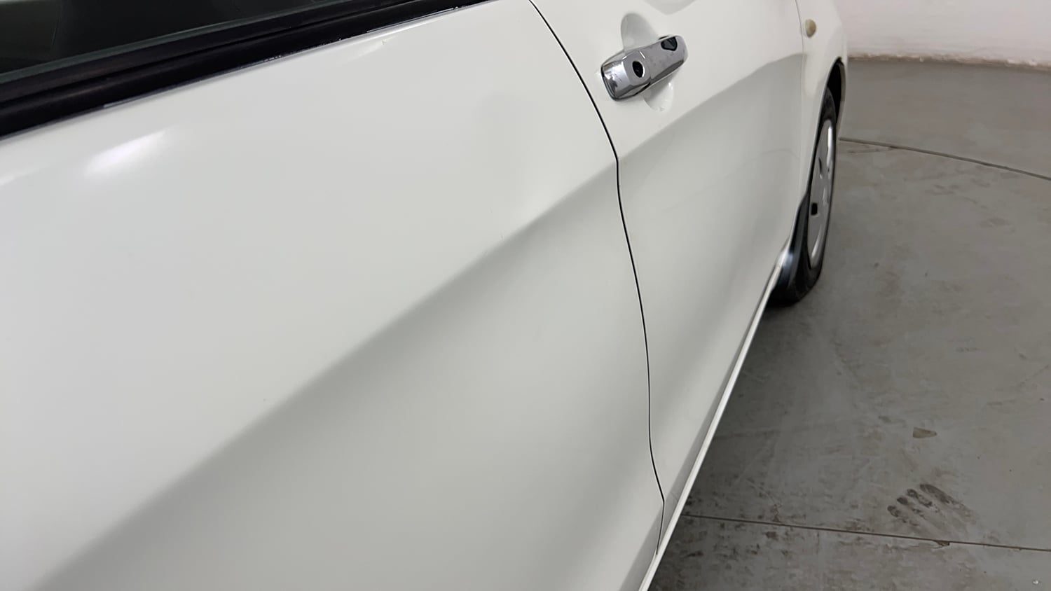 Used 2015 Maruti Suzuki Celerio VXi AMT Petrol Automatic dents MINOR SCRATCH