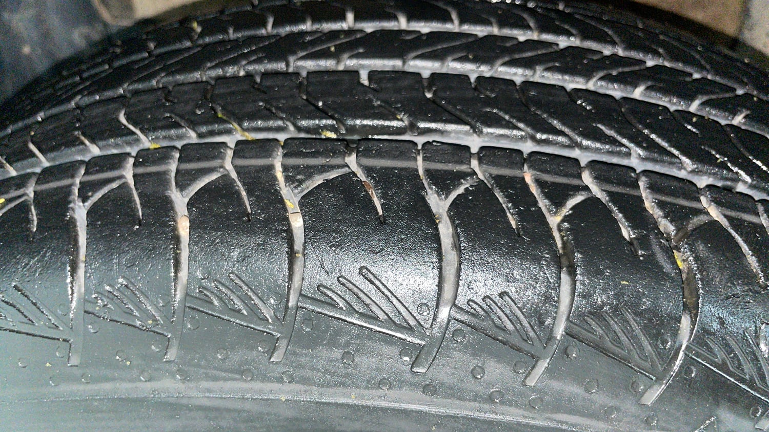 Used 2024 Maruti Suzuki Grand Vitara Zeta Plus Intelligent Hybrid eCVT Hybrid Automatic tyres LEFT FRONT TYRE TREAD VIEW