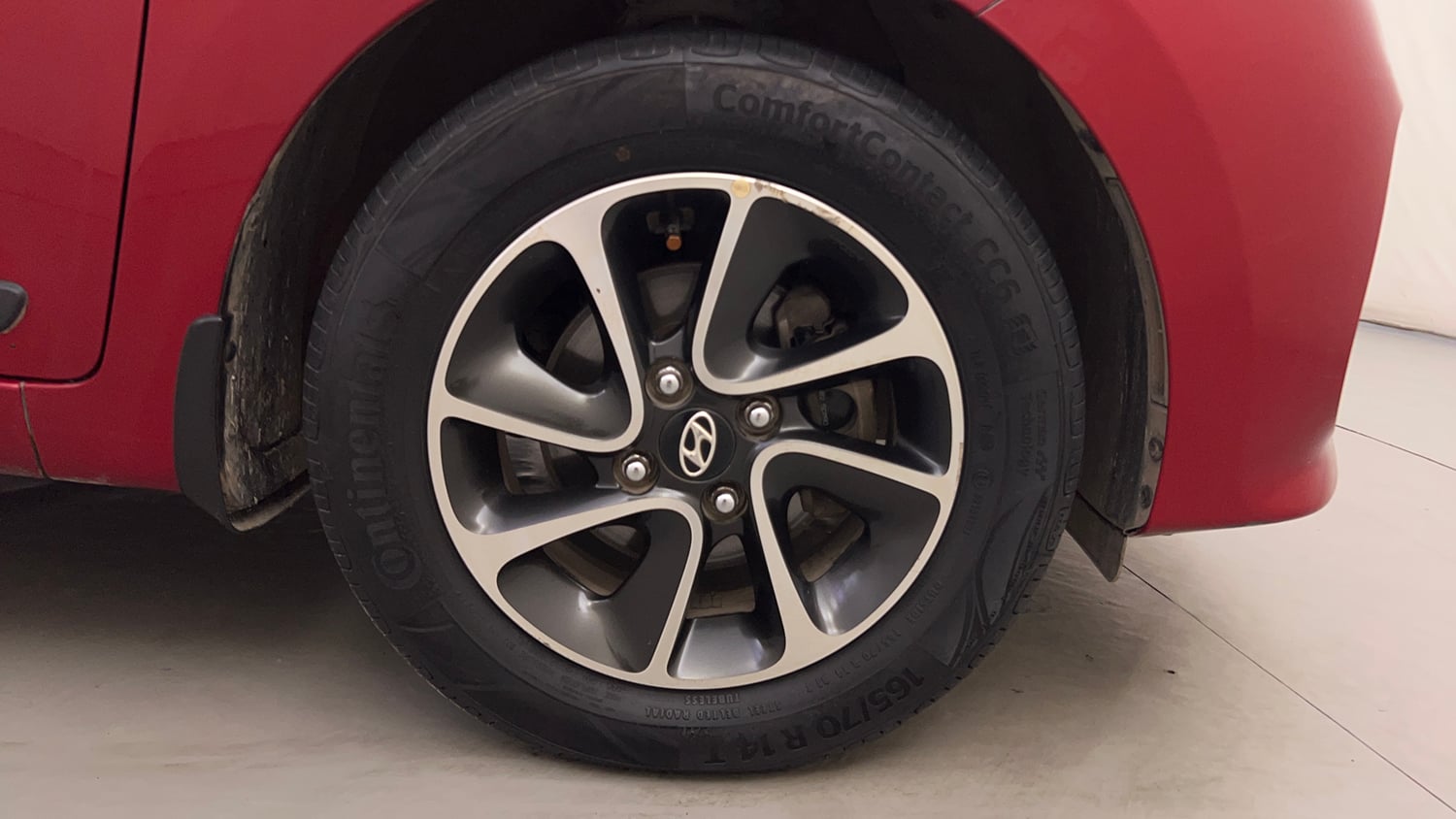 Used 2019 Hyundai Grand i10 Asta 1.2 Kappa VTVT Petrol Manual tyres RIGHT FRONT TYRE RIM VIEW