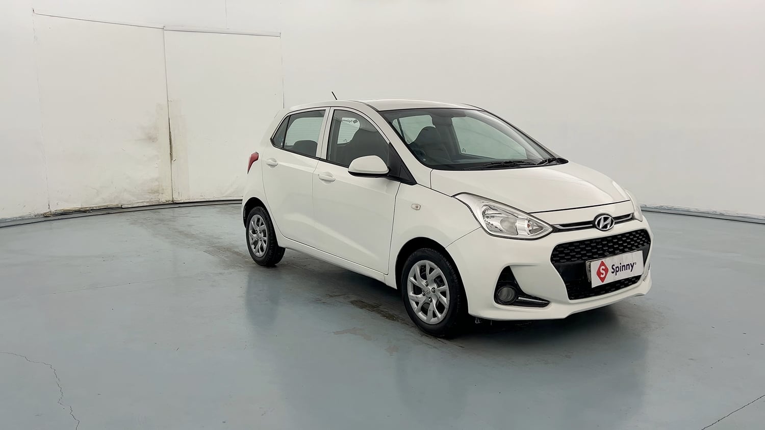 Used 2018 Hyundai Grand i10 Sportz 1.2 Kappa VTVT Petrol Manual exterior RIGHT FRONT CORNER VIEW