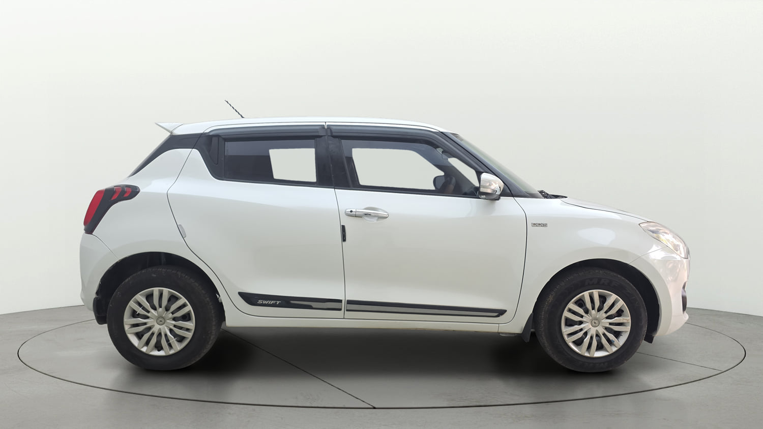 Used 2018 Maruti Suzuki Swift VDi Diesel Manual exterior RIGHT SIDE VIEW