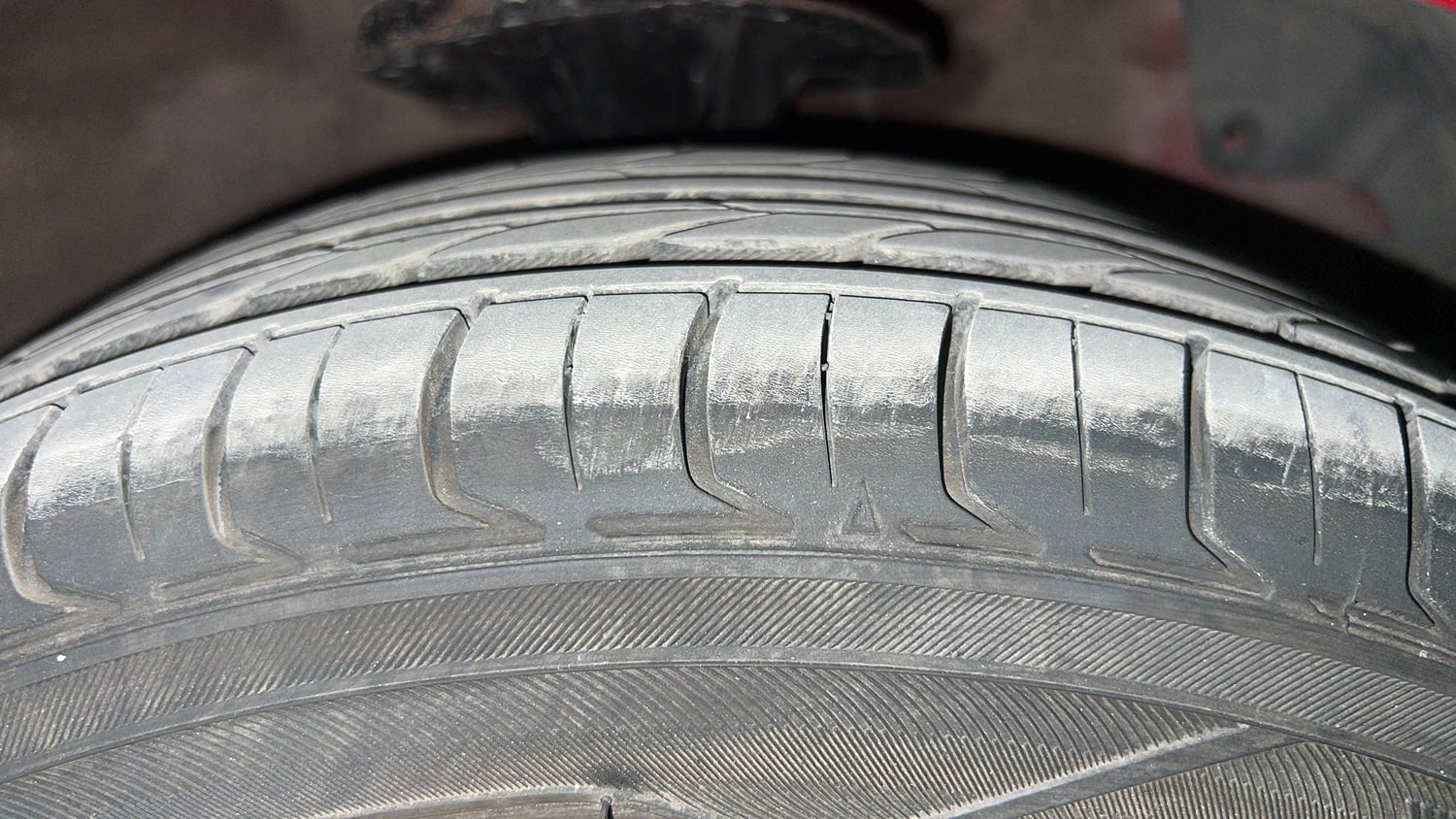 Used 2015 Hyundai Eon Magna Petrol Manual tyres RIGHT FRONT TYRE TREAD VIEW