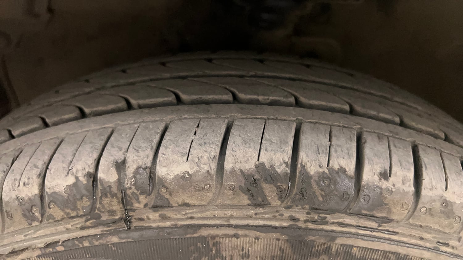 Used 2015 Maruti Suzuki Celerio VXi AMT Petrol Automatic tyres LEFT FRONT TYRE TREAD VIEW