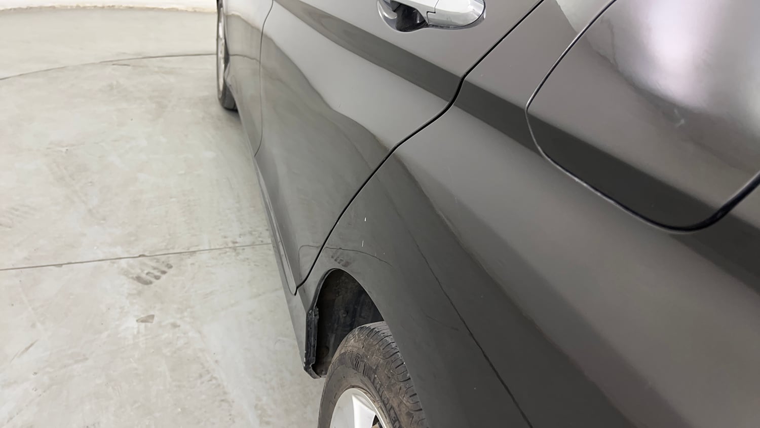 Used 2016 Honda City V Petrol Manual dents MINOR SCRATCH