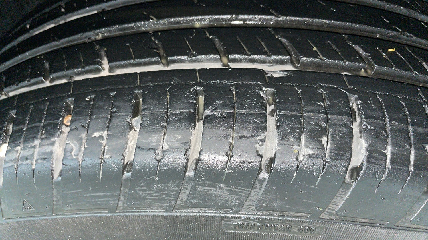 Used 2024 Tata Harrier XZA Plus (O) Dark Edition Diesel Automatic tyres RIGHT FRONT TYRE TREAD VIEW