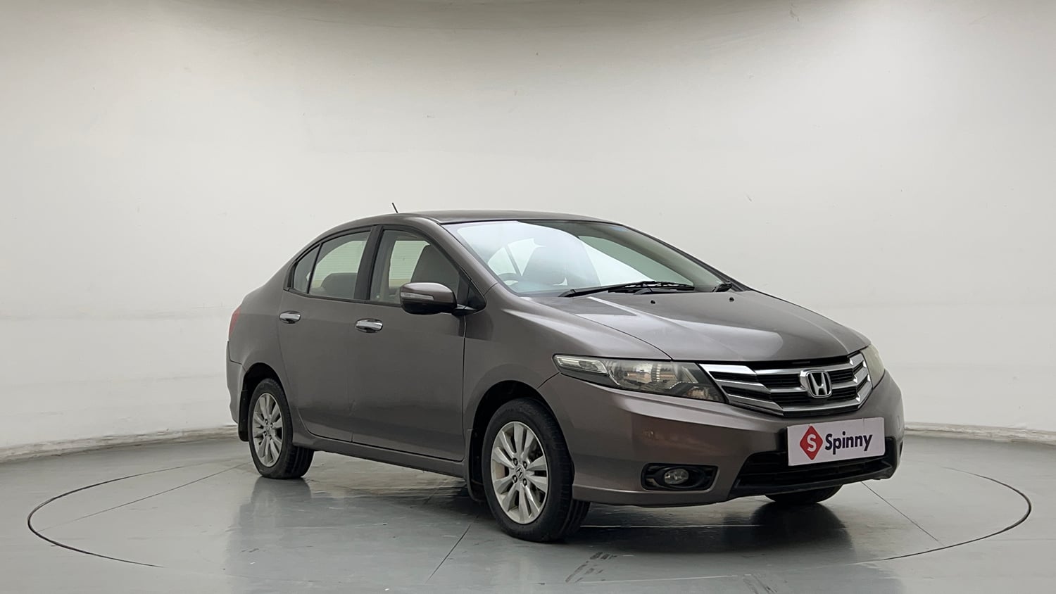 Used 2013 Honda City V MT AVN Petrol Manual exterior RIGHT FRONT CORNER VIEW