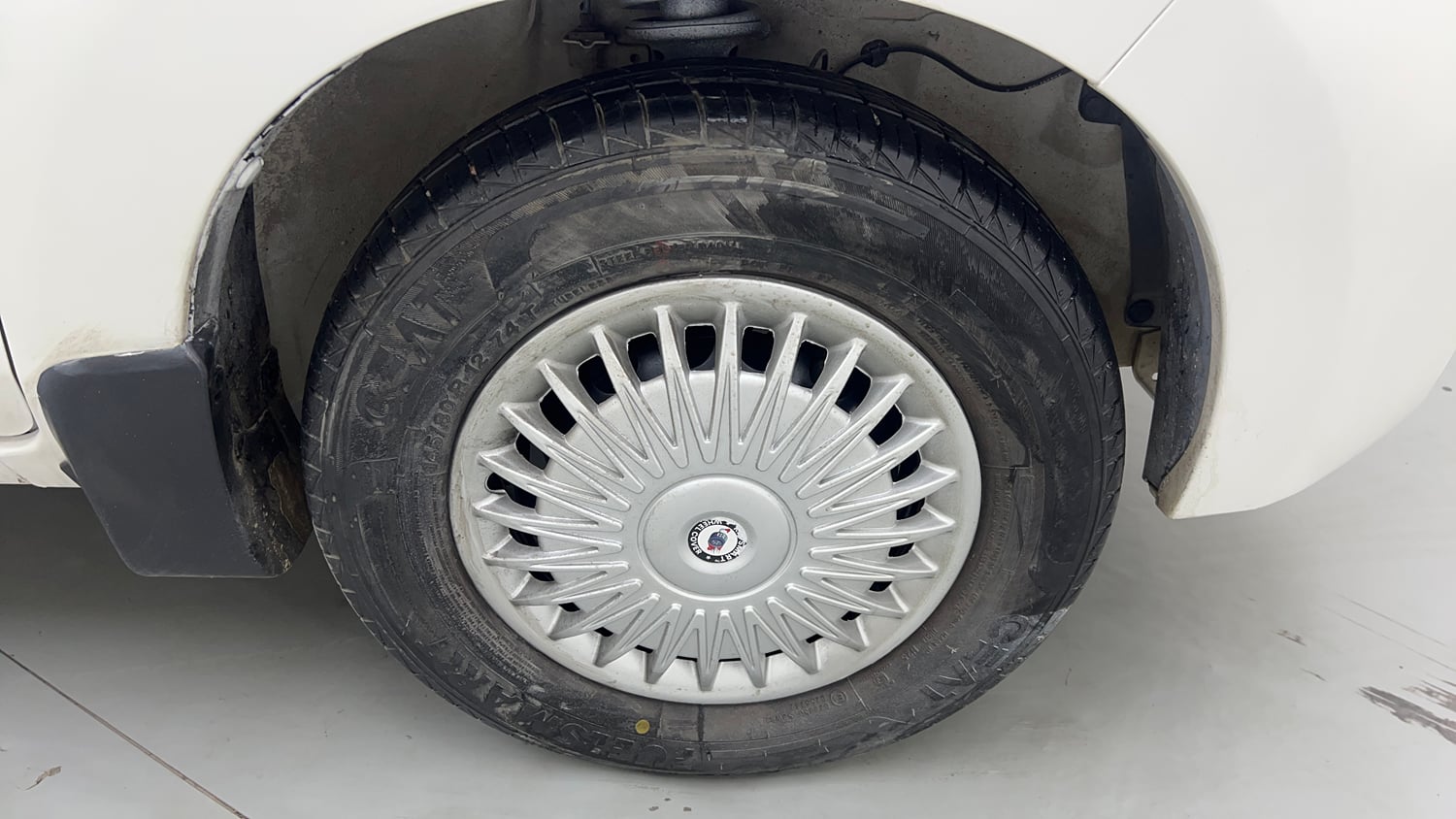 Used 2020 Maruti Suzuki Alto 800 LXi CNG Cng Manual tyres RIGHT FRONT TYRE RIM VIEW