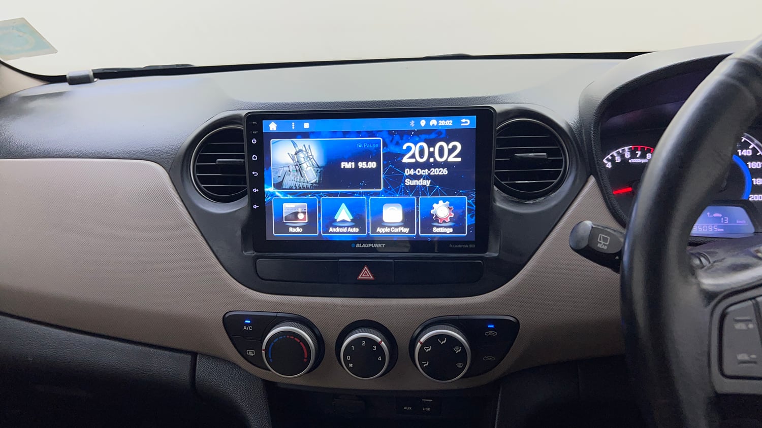 Used 2016 Hyundai Grand i10 Asta AT 1.2 Kappa VTVT (O) Petrol Automatic top_features Integrated (in-dash) music system