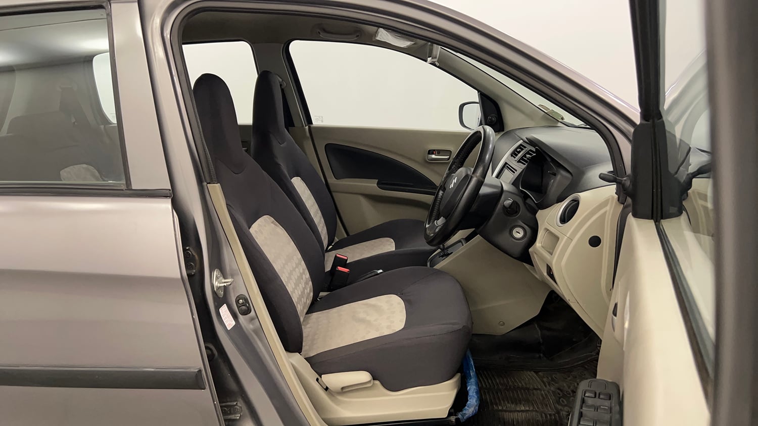 Used 2015 Maruti Suzuki Celerio VXi AMT Petrol Automatic interior RIGHT SIDE FRONT DOOR CABIN VIEW