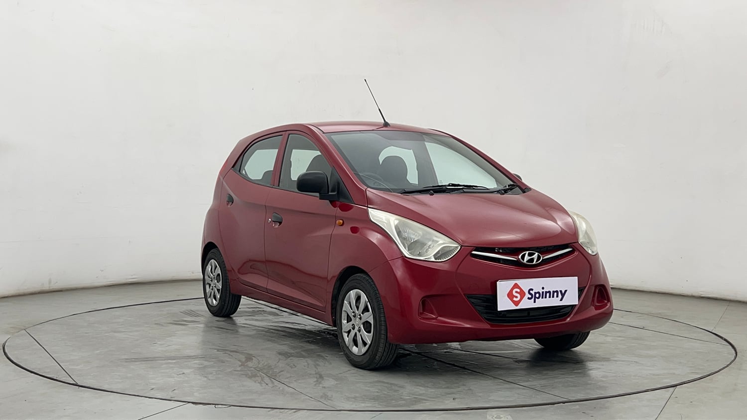 Used 2015 Hyundai Eon Magna Petrol Manual exterior RIGHT FRONT CORNER VIEW