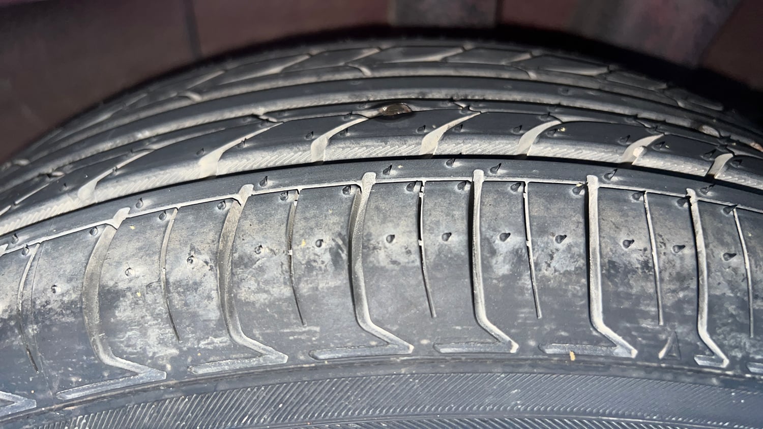 Used 2015 Hyundai Xcent SX 1.2 Petrol Manual tyres LEFT REAR TYRE TREAD VIEW