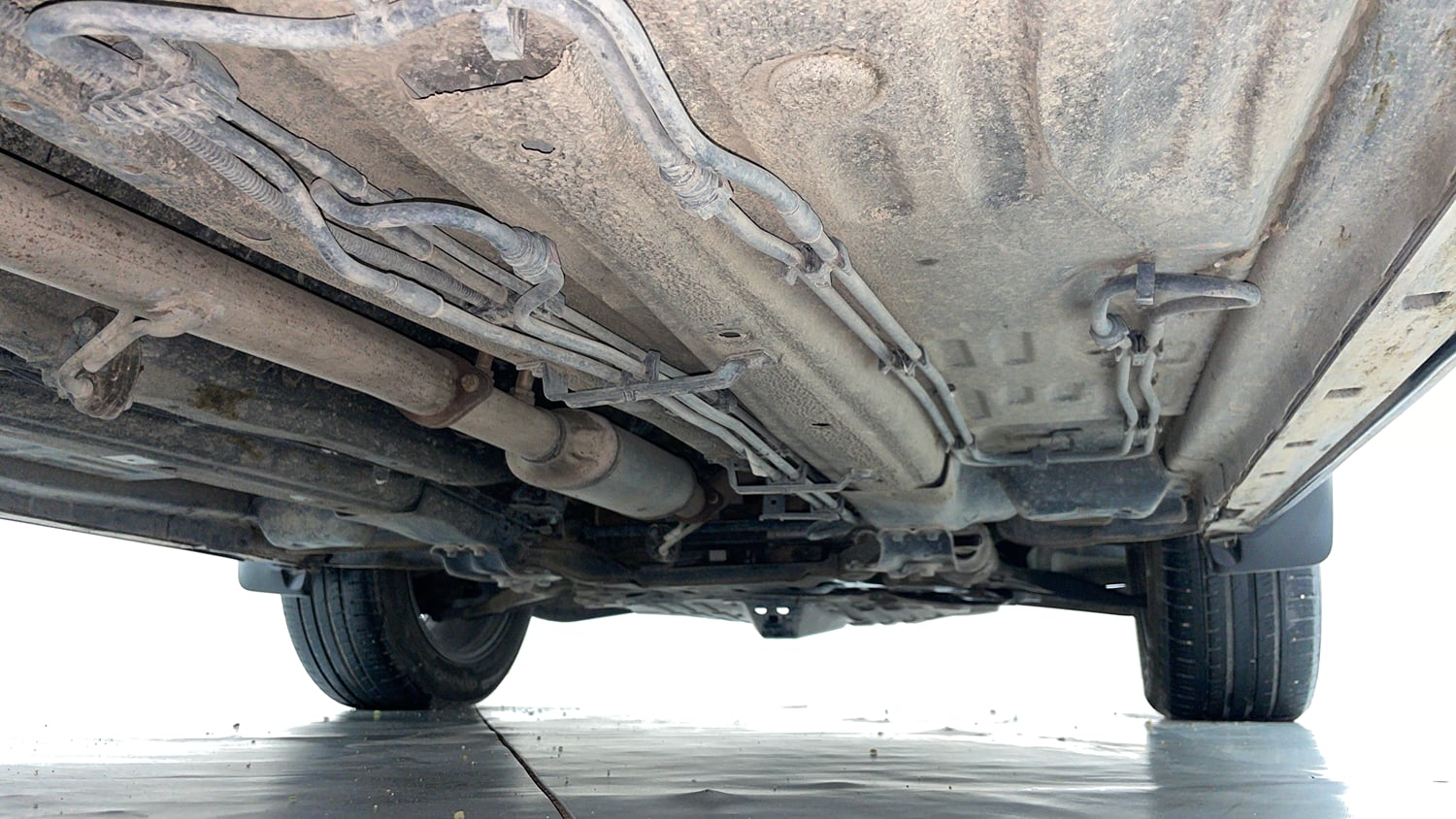 Used 2024 Tata Harrier XZA Plus (O) Dark Edition Diesel Automatic extra REAR RIGHT UNDERBODY VIEW