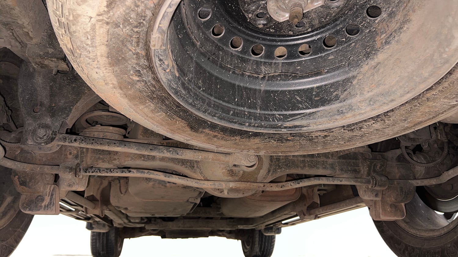 Used 2022 Mahindra Scorpio N Z8 L Petrol AT 7 STR Petrol Automatic extra REAR UNDERBODY VIEW (TAKEN FROM REAR)