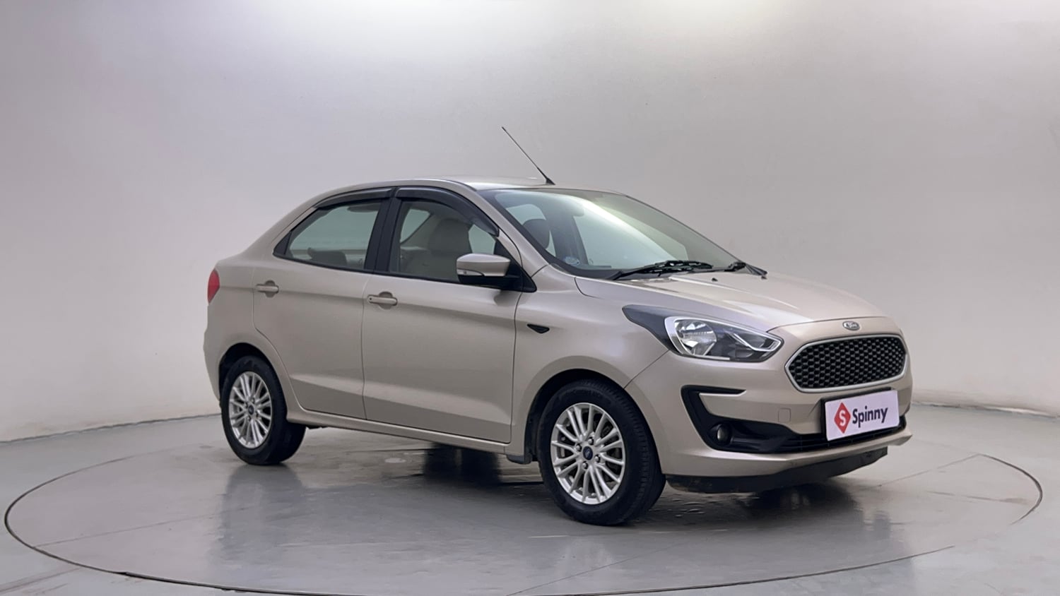 Used 2020 Ford Figo Aspire Titanium1.5 TDCi Diesel Manual exterior RIGHT FRONT CORNER VIEW