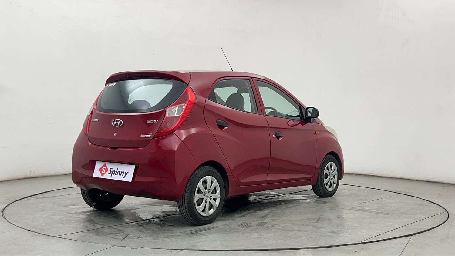 Used 2015 Hyundai Eon Magna Petrol Manual exterior RIGHT REAR CORNER VIEW