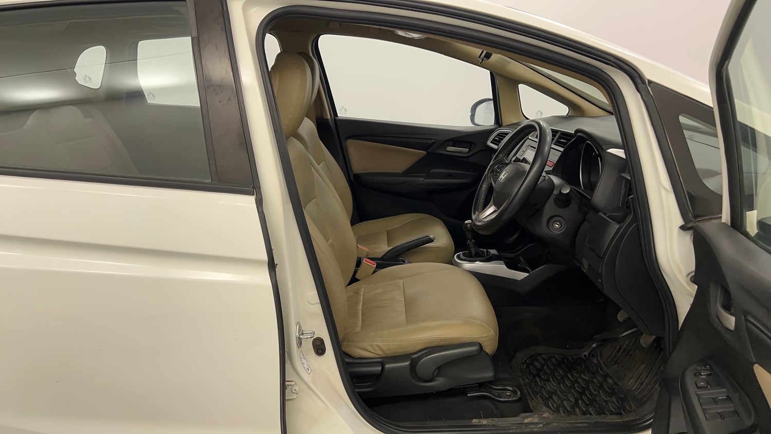 Used 2015 Honda Jazz SV Petrol Petrol Manual interior RIGHT SIDE FRONT DOOR CABIN VIEW