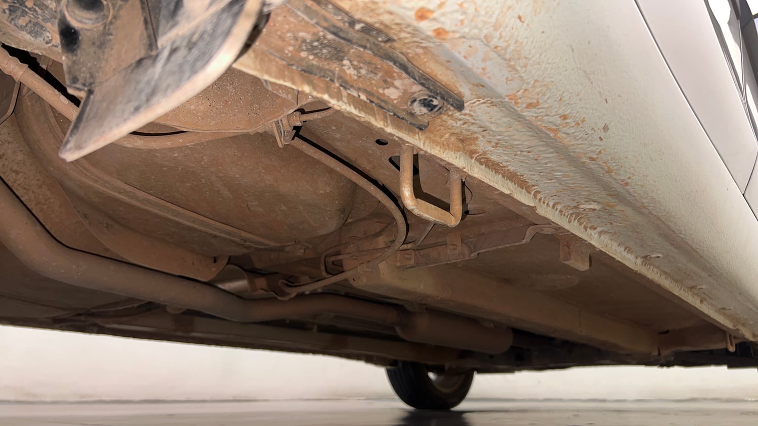 Used 2016 Maruti Suzuki Ciaz ZXI+ Petrol Manual extra REAR RIGHT UNDERBODY VIEW