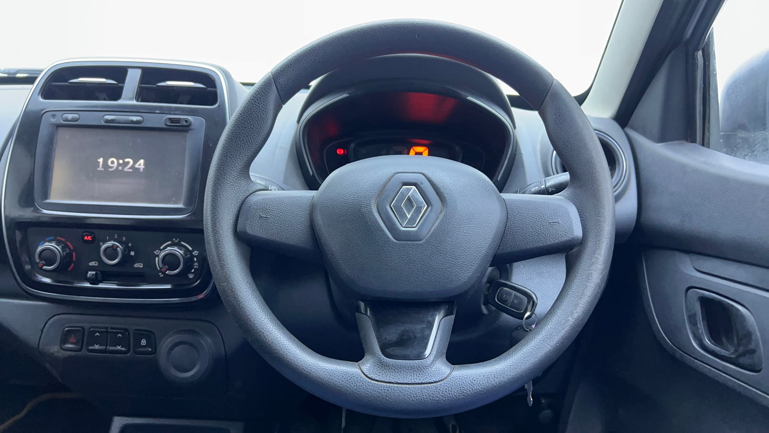 Used 2016 Renault Kwid 1.0 RXT Petrol Manual interior STEERING VIEW